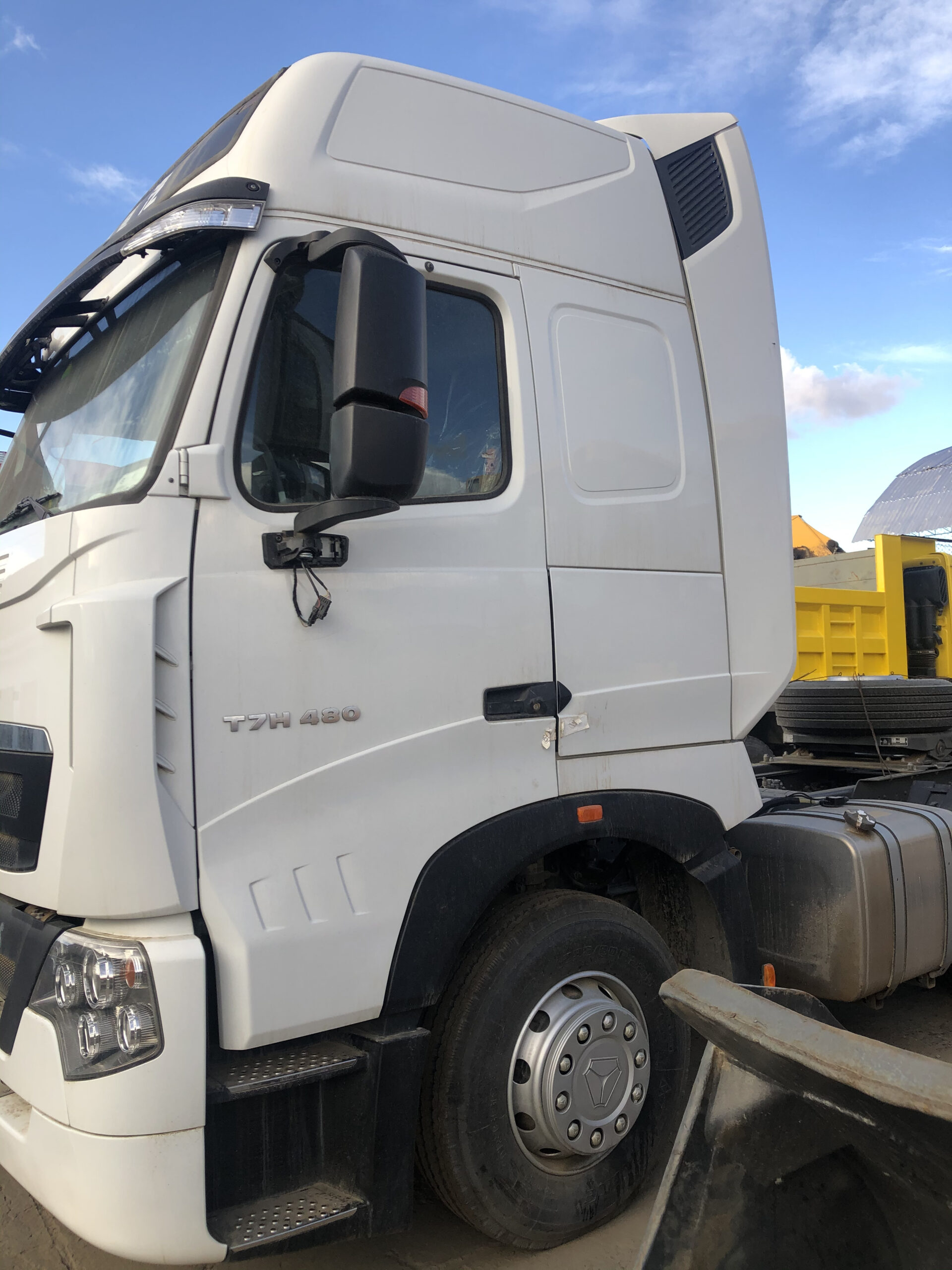 tracto-cami-n-sitrak-480-lanpabol-srl